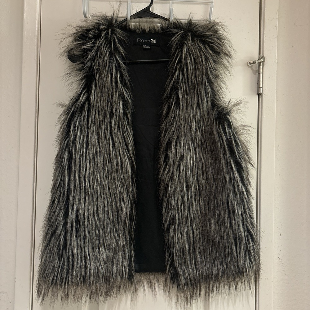 Black and gray faux fur forever 21 vest